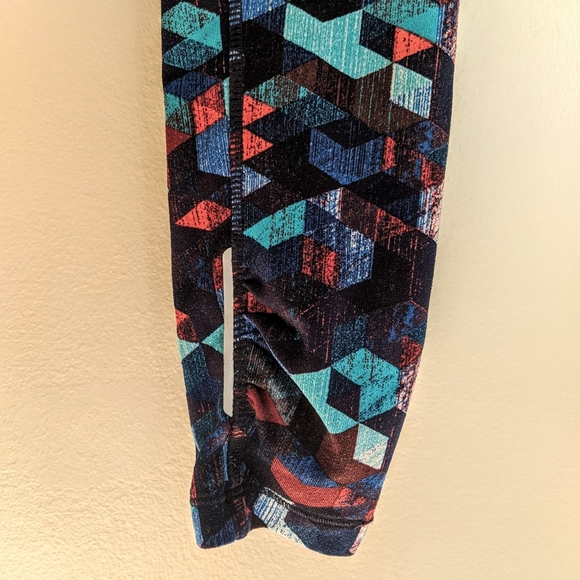 Athleta Be Free Triangular Leggings - Picture 2 of 5